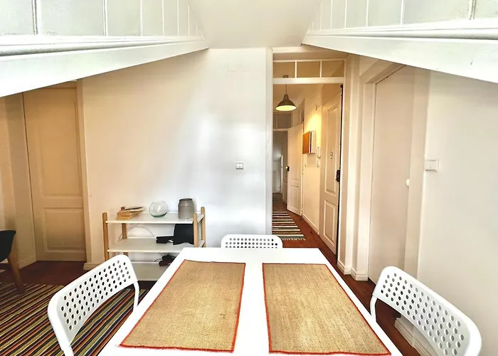 Alcantara 2 Bedrooms Apartment *
